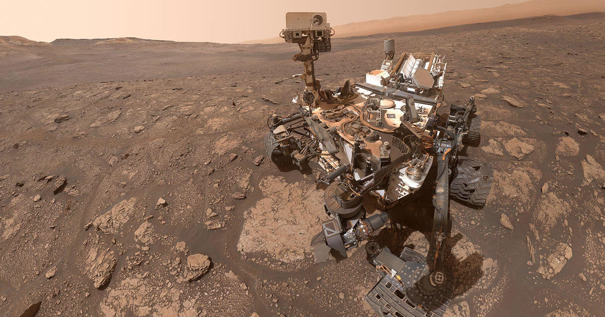 NASA’s Curiosity spacecraft celebrates 3,000 days on Mars with a stunning panorama of the planet