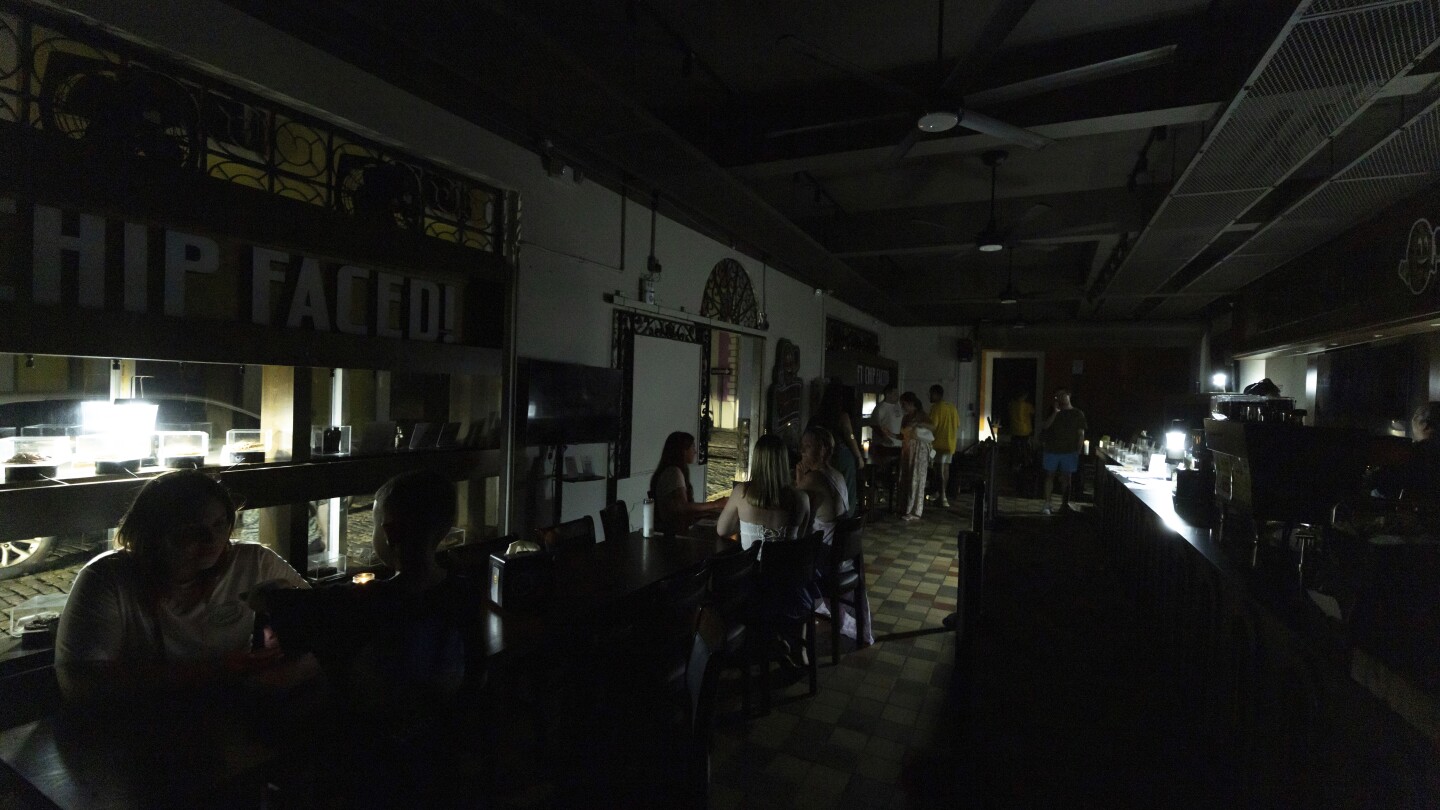Power Puerto Rico viene colpito mentre i residenti si stanno preparando per le vacanze di Pasqua